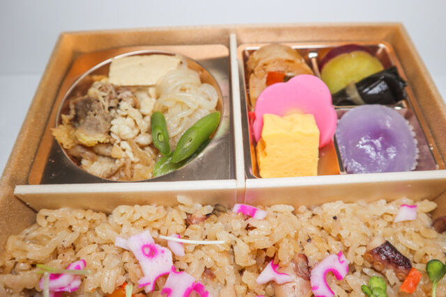 割烹出水-牛すき焼きの海鮮炊き込みご飯弁当
