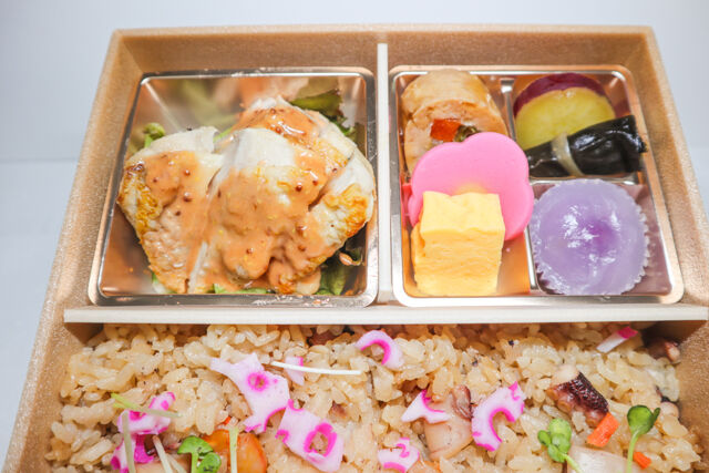 割烹出水-チキンソテーの海鮮炊き込みご飯弁当