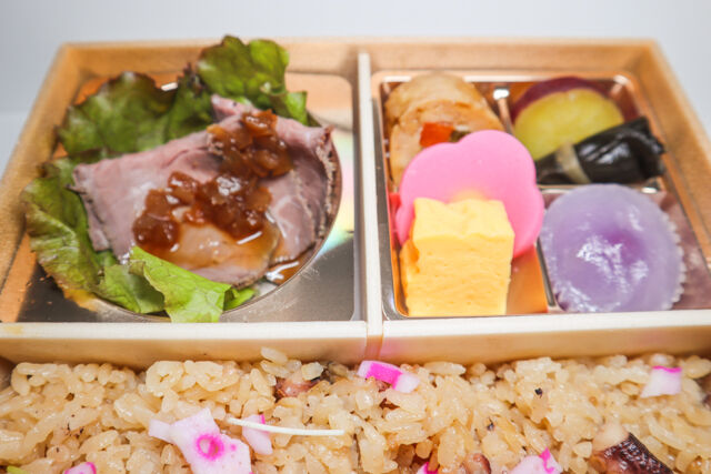 割烹出水-ローストビーフの海鮮炊き込みご飯弁当