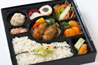 中華ダイニング 家座冨-鶏肉の甘酢炒め＆エビチリ弁当