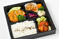 和馬'sキッチン-チキンカツとロールキャベツのトマト煮弁当