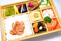 きんせい堂-謹製弁当【銀聖鮭 幕の内】