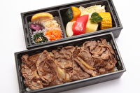 焼肉 金鯱亭-牛すき焼き2段重