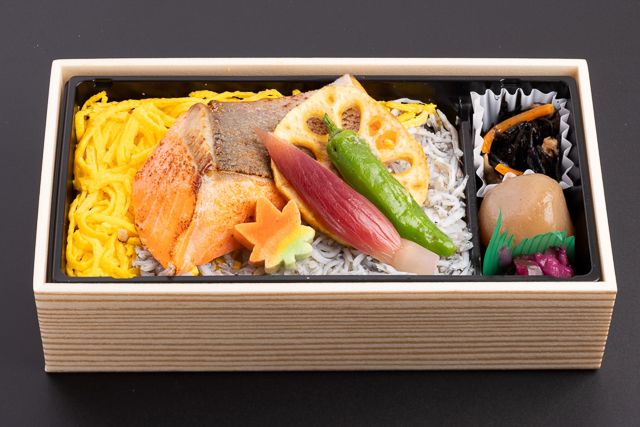 Delivery kitchen DAN-サーモン旨塩麹焼き弁当