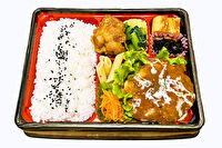 KITCHEN HALU HALU-牛たんハンバーグ＆唐揚げ弁当