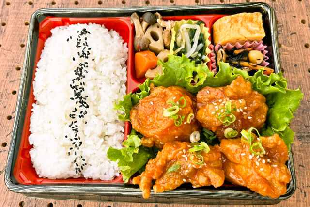 KITCHEN HALU HALU-ヤムニョムチキン弁当