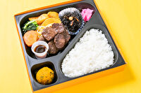 キッチンHIMAWARI-【熨斗対応可】牛ハラミサイコロステーキ 豪華弁当