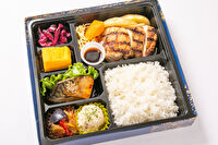 キッチンHIMAWARI-【熨斗対応可】直火網焼きグリル・ド・チキン 贅沢弁当