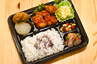 kitchen桑の実-ヤンニョムチキンのお弁当