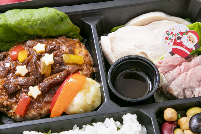 kitchen桑の実-【クリスマス限定】ローストビーフ＆ダブルチキンとデミハンバーグのお弁当