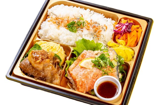 おばんざいと小料理 こばち-自家製麹仕立て 熟成サーモンと増量黒毛和牛の和御膳