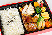 創作弁当 鯉のや-鯉のや弁当「No.1」〜牛焼肉とローストチキン〜