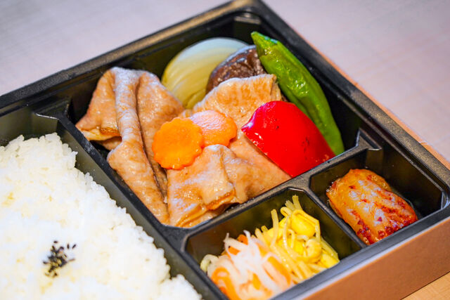 焼肉KOKUZO-A5ランク黒毛和牛すき焼き弁当