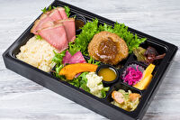 BISTRO 恒良創（こうりょうそう）-【熨斗対応可】至極のハンバーグ＆しっとりやわらかいローストビーフ＆朝採れ野菜サラダのしあわせ弁当