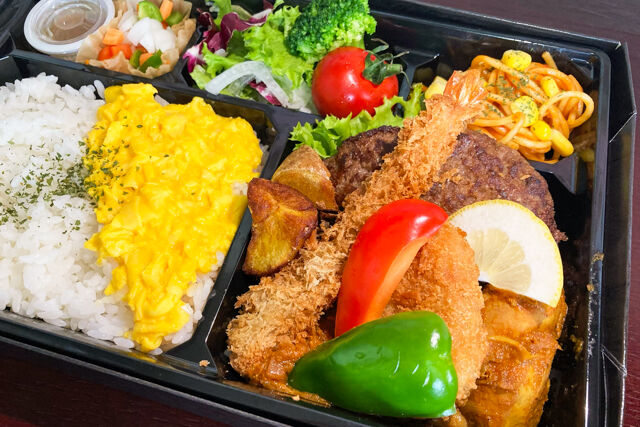 沓澤カリー-牛ハンバーグ＆カニクリーム豪華無水オムカレー御膳