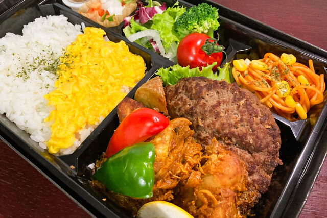 沓澤カリー-煮込みチキン＆牛ハンバーグの無水オムカレー御膳