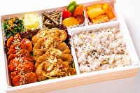 野菜がおいしい LONGING HOUSE-【熨斗対応可】5種の惣菜と2種のヴィーガン焼肉弁当
