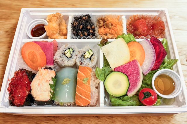 野菜がおいしい LONGING HOUSE-ヴィーガン寿司仕立て弁当