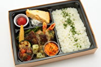 manma cafe-鶏肉の香草焼きと5種のデリBOX