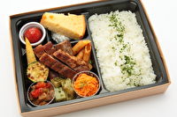 manma cafe-トンテキと5種のデリBOX