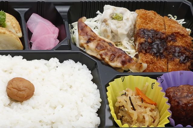 松に鶴-幕の内（梅）お肉メイン