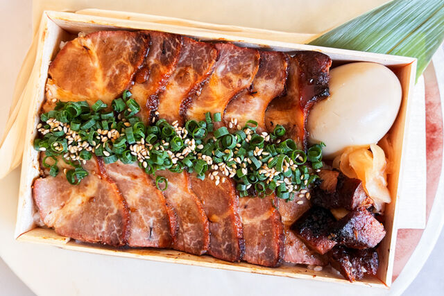 ＜チャーシュー専門店＞ミートポーク山水-【本格焼豚】蜜汁チャーシュー重【特撰銘柄 林SPF豚】肩ロース 厚切り肉倍増140g
