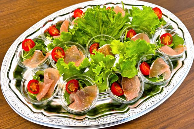 Merenda-生ハムとベビーリーフのシーザーサラダ＜銀＞