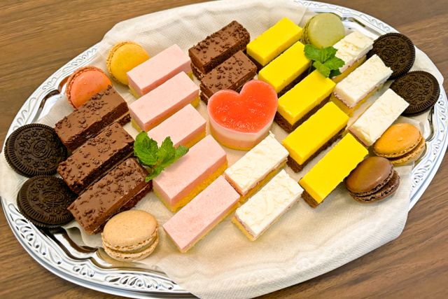 Merenda-プティケーキ＆マカロン＜銀＞