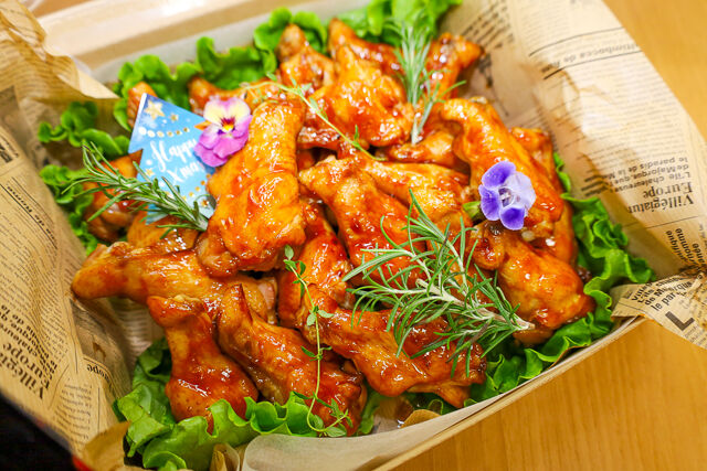 【クリスマス】鶏の手羽元 ローストチキン コーク＆パイン