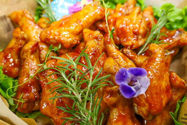 【クリスマス】鶏の手羽元 ローストチキン コーク＆パイン