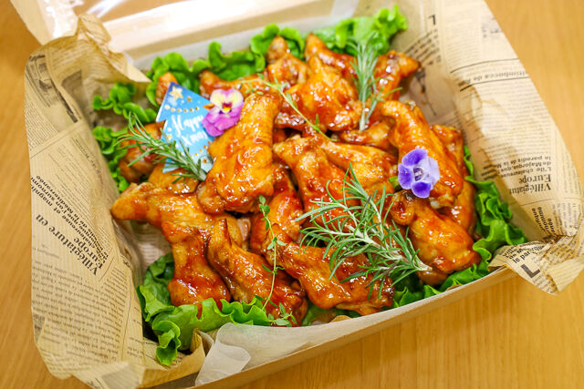 mini丼kitchen HIMAWARI（ケータリング）-【クリスマス】鶏の手羽元 ローストチキン コーク＆パイン