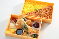 みやこどり-梅しそ竜田揚げの豪華二段弁当