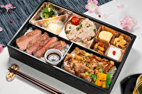 桃はな-特選牛ステーキと和牛カルビ焼肉合盛り重