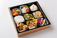 モモゾノ中華BENTOU-特選！彩りクラフト中華弁当（チンジャオロース／青椒肉絲）