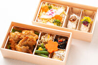 Sushi time-【熨斗対応可】華やか寿司2段弁当（若鶏からあげ）