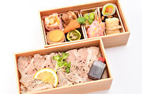 寿司割烹 南喜久-絶品ローストポークの二段重（うめ塩とステーキソースの食べ比べ）