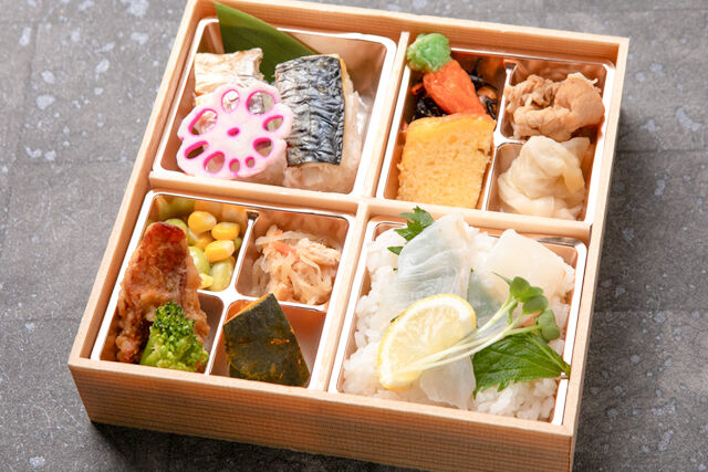 寿司割烹 南喜久-贅沢彩り御膳～鯛の昆布〆と鯖の棒寿し～