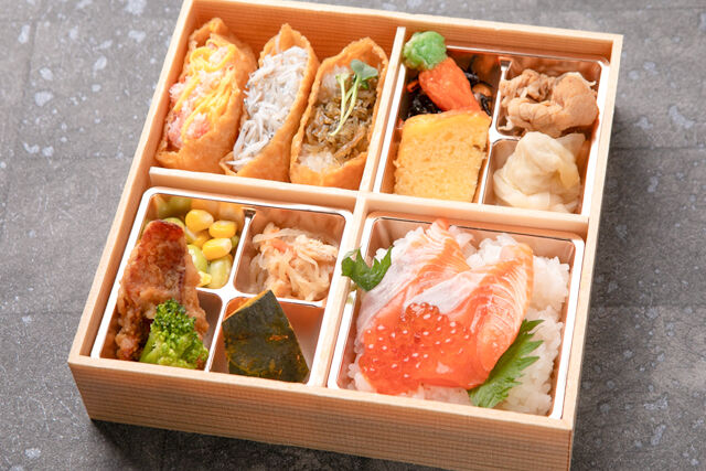 寿司割烹 南喜久-贅沢彩り御膳～熟成サーモンいくらの昆布〆と彩り稲荷（かにちらし・しらす・ちりめんじゃこ）～