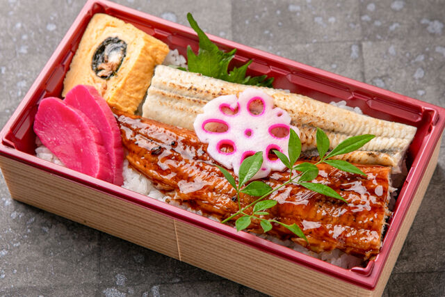 寿司割烹 南喜久-鰻蒲焼き・白焼き 食べ比べ重