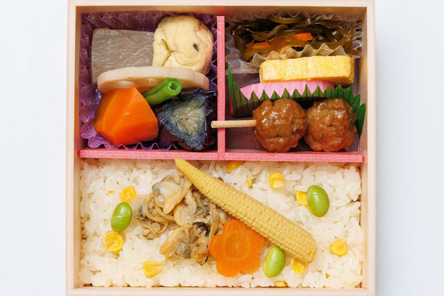日本ばし大増-【夏限定】季節のおべんとう～あさりととうきびおこわ