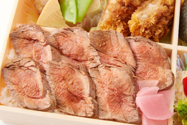 日本料理とステーキ 草庵-ふじ ローストビーフ重