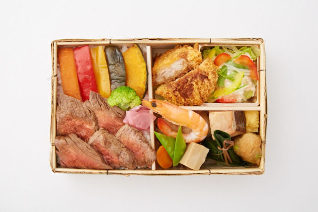 日本料理とステーキ 草庵-つばき ローストビーフ重