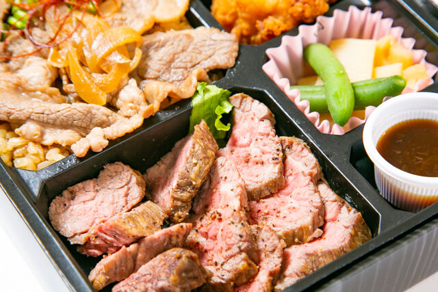 【限定】贅沢A5宮崎牛すき焼きとPrimeザブトンステーキ肉飯弁当
