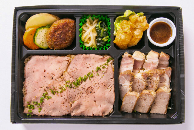 【熨斗対応可】【お茶なし】北海道夢の大地豚肩ロースとローストビーフ肉飯＆ハンバーグ弁当