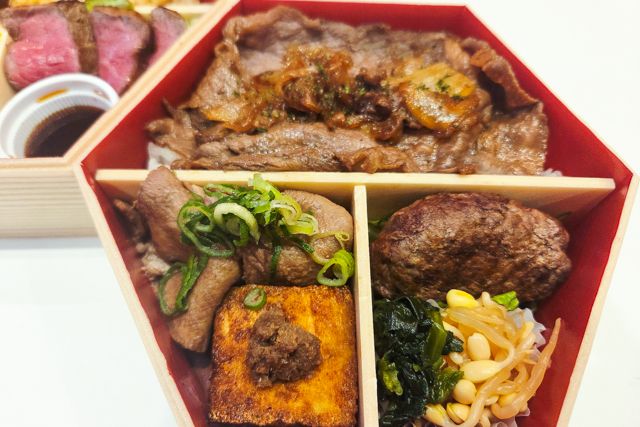 肉ビストロ SPAJIO-【熨斗対応可】黒毛和牛ステーキと和牛リブロースすき焼きと牛タン 秋の贅沢二段重