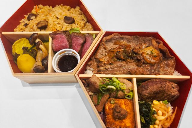 【熨斗対応可】黒毛和牛ステーキと和牛リブロースすき焼きと牛タン 秋の贅沢二段重
