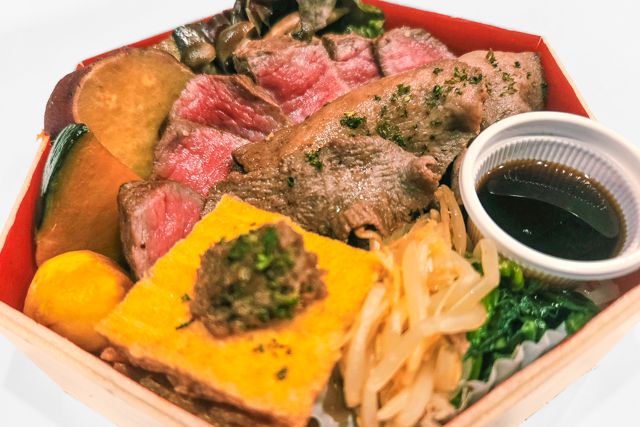 肉ビストロ SPAJIO-【熨斗対応可】黒毛和牛ステーキと牛タンと栗の炊き込みご飯 秋の六角重