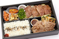 黒毛和牛専門店 肉の富岡-豪華黒毛和牛弁当（1）黒毛和牛ロース／ブリスケ