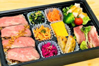 美味しい生活『肉食創色』-ローストビーフ重（黒毛和牛A5カルビ）