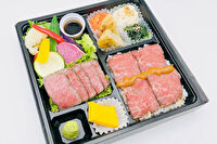 美味しい生活『肉食創色』-黒毛和牛A5カルビとローストビーフ弁当